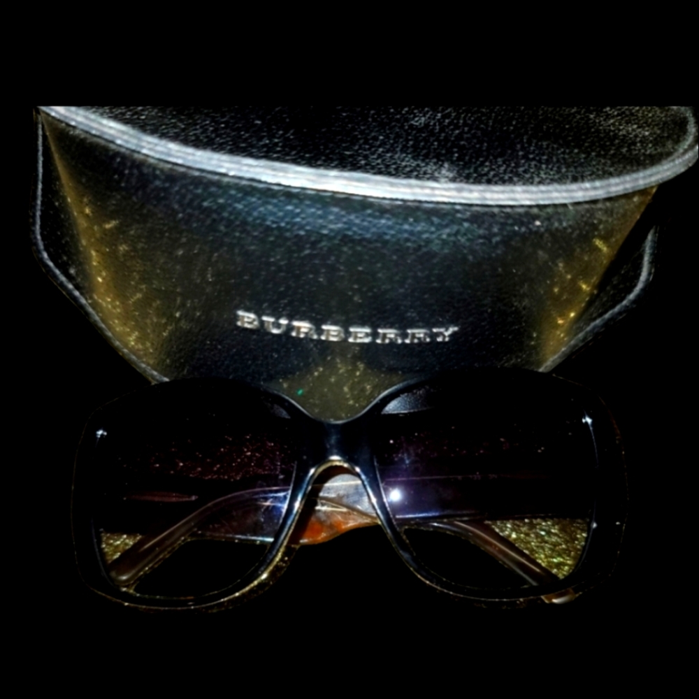 Burberry black/brown wide arm oversized sunnies
